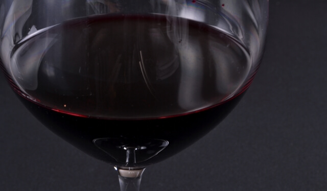 肉専用黒ワインは赤ワイン苦手でも美味しい